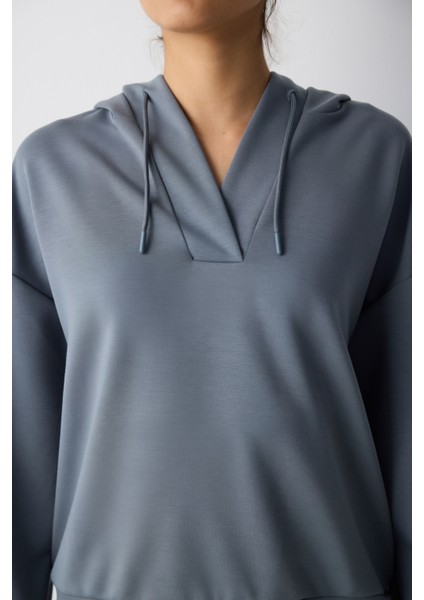 Gri V Yaka Kapüşonlu Silky Touch Sweatshirt indirimleri