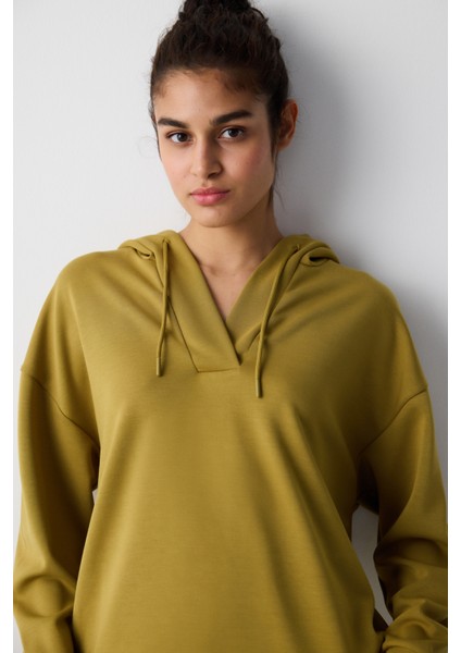 Hardal Renk V Yaka Kapüşonlu Silky Touch Sweatshirt