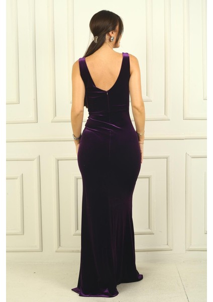 Kadın Ön Arka V Yaka Önü Büzgülü Taş Detaylı Uzun Kadife Elbise fırsatları