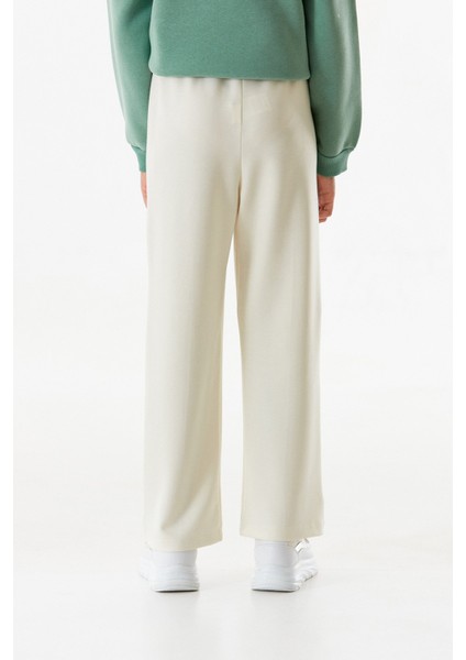 Beli Bağcıklı Önü Çimalı Straight Kız Çocuk Pantolon fırsatları