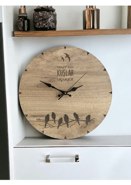 Kahverengi ahşap kuş temalı modern duvar saati, 40x40 cm, şık ve minimalist tasarım