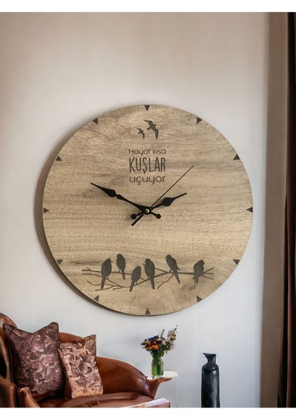 Kahverengi ahşap kuş temalı modern duvar saati, 40x40 cm, şık ve minimalist tasarım