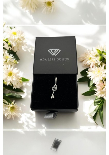 925 Ayar Gümüş Kilit Model Charm