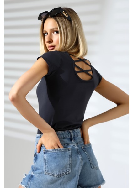 Arkası Çapraz Biye Detaylı U Yaka Penye Kompakt Likralı Kısa Kol T-Shirt 21218 Füme modelleri