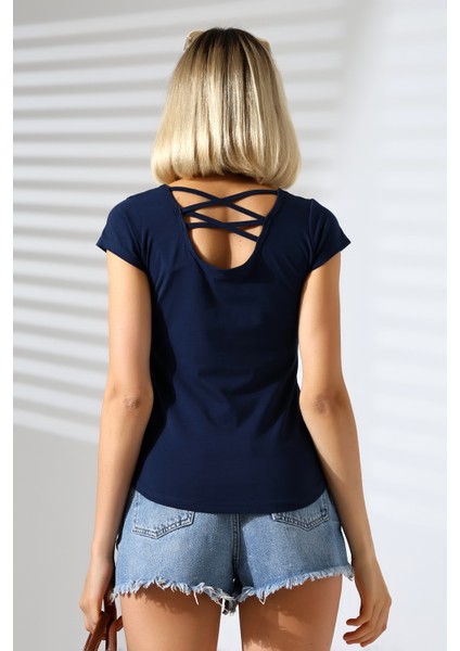 Arkası Çapraz Biye Detaylı U Yaka Penye Kompakt Likralı Kısa Kol T-Shirt 21218 Lacivert fırsatları