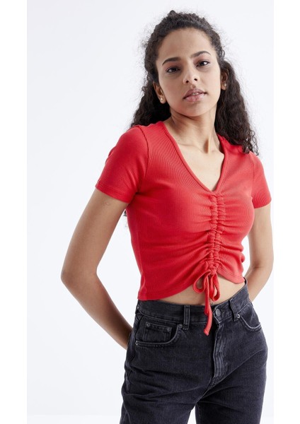Nar Çiçeği Büzgü Detaylı V Yaka Kadın Crop Top T-Shirt - 97205