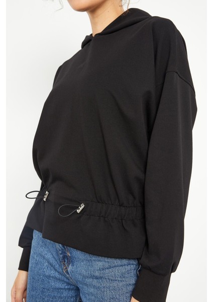 Siyah Beli Büzgülü Kapüşonlu Kadın Oversize Sweatshirt - 97159