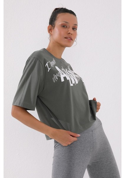 Çağla Asimetrik Yazı Baskılı O Yaka Kadın Oversize T-Shirt - 97136