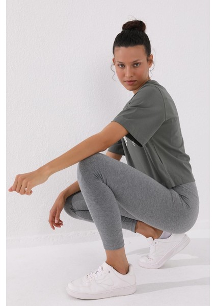 Çağla Asimetrik Yazı Baskılı O Yaka Kadın Oversize T-Shirt - 97136