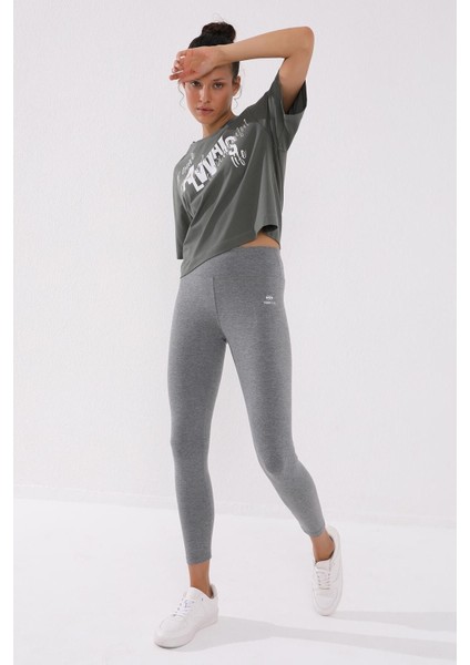 Çağla Asimetrik Yazı Baskılı O Yaka Kadın Oversize T-Shirt - 97136