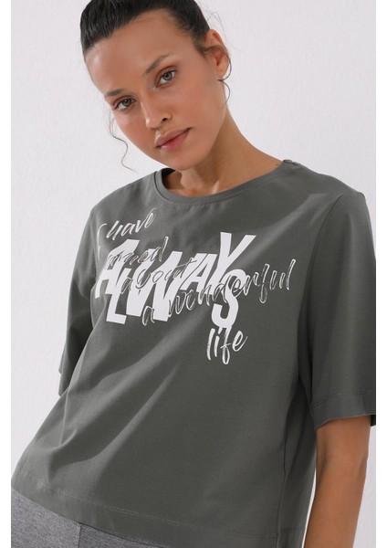 Çağla Asimetrik Yazı Baskılı O Yaka Kadın Oversize T-Shirt - 97136