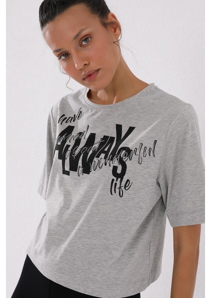Gri Melanj Asimetrik Yazı Baskılı O Yaka Kadın Oversize T-Shirt - 97136