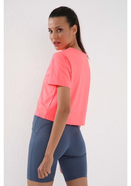 Neon Pembe Basic Kısa Kol Standart Kalıp O Yaka Kadın Crop Top T-Shirt - 97143