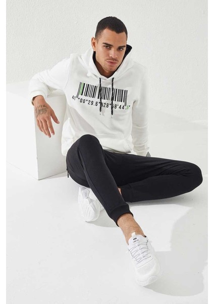 Ekru Nakışlı Kanguru Cep Standart Kalıp Kapüşonlu Erkek Sweatshirt - 87839