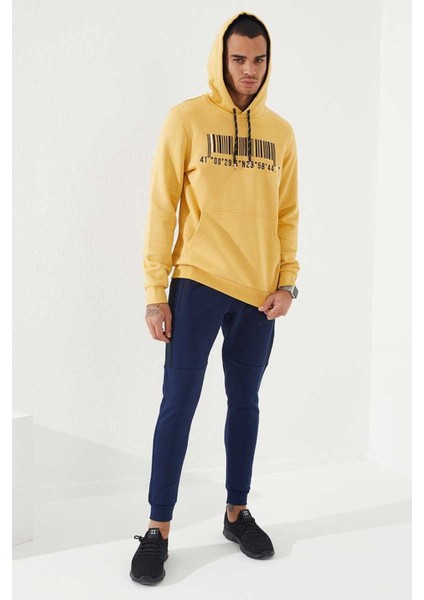 Hardal Nakışlı Kanguru Cep Standart Kalıp Kapüşonlu Erkek Sweatshirt - 87839