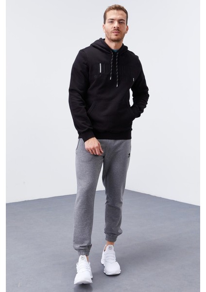 Siyah Nakışlı Kanguru Cep Standart Kalıp Kapüşonlu Erkek Sweatshirt - 87839