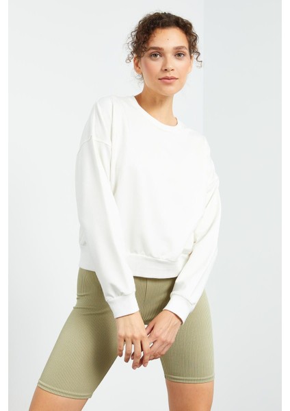 Ekru Basic Rahat Form O Yaka Kadın Sweatshirt - 97114