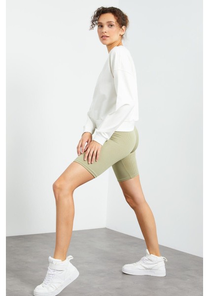 Ekru Basic Rahat Form O Yaka Kadın Sweatshirt - 97114