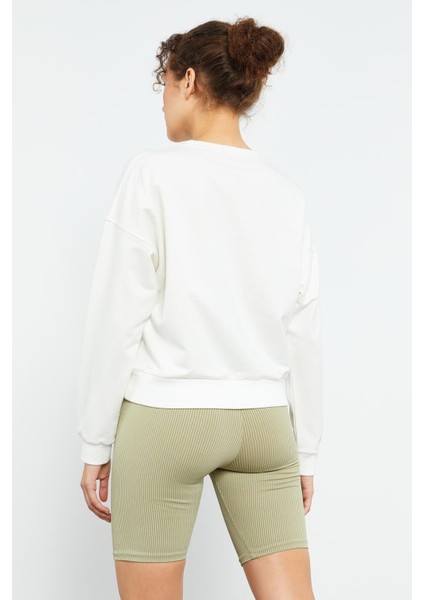 Ekru Basic Rahat Form O Yaka Kadın Sweatshirt - 97114