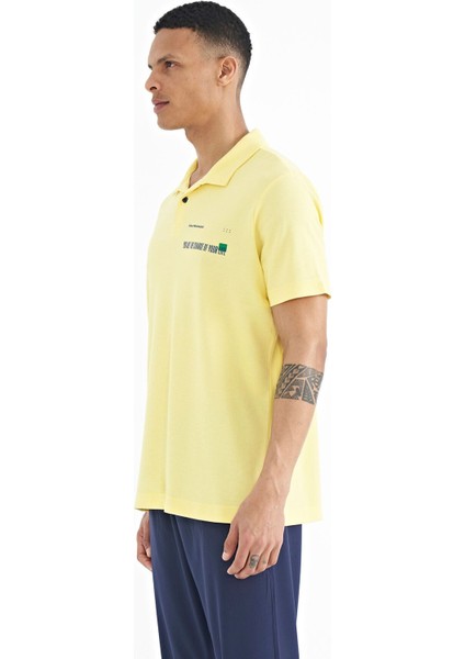 Tommy Life Sarı Yazı Baskılı Standart Form Polo Yaka Erkek T-shirt - 88236