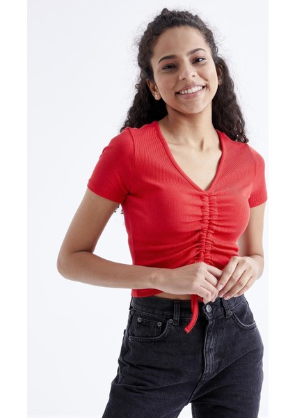 Nar Çiçeği Büzgü Detaylı V Yaka Kadın Crop Top T-Shirt - 97205