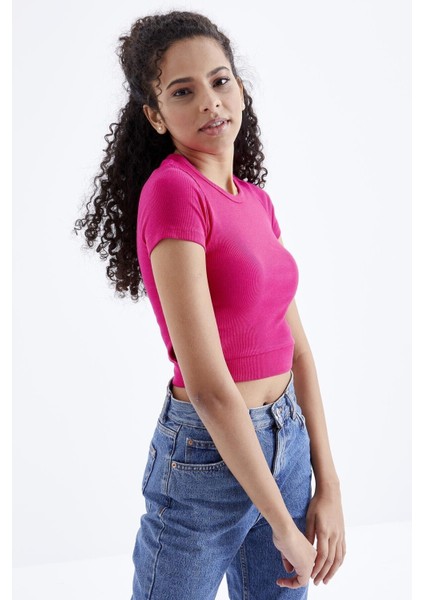Fuşya Basic Yanı Pencereli O Yaka Kadın Crop Top T-Shirt - 97207