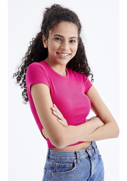 Fuşya Basic Yanı Pencereli O Yaka Kadın Crop Top T-Shirt - 97207