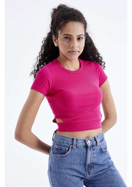 Fuşya Basic Yanı Pencereli O Yaka Kadın Crop Top T-Shirt - 97207