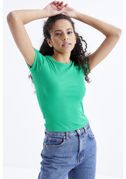 Yeşil Basic Kısa Kol O Yaka Kadın T-Shirt - 97202