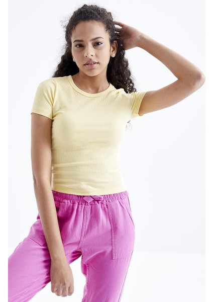 Sarı Basic Kısa Kol O Yaka Kadın T-Shirt - 97202