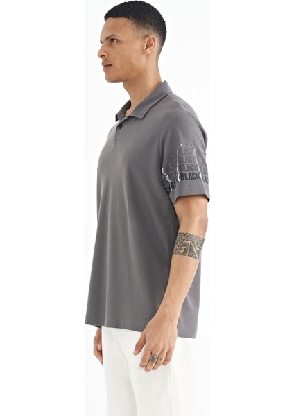 Koyu Gri Kol Baskı Detaylı Polo Yaka Standart Form Erkek T-shirt - 88240 indirimleri