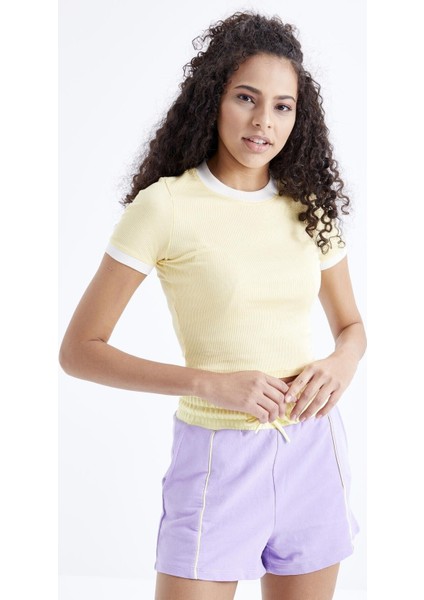 Sarı Basic Kol Detaylı O Yaka Kadın Crop Top T-Shirt - 97200