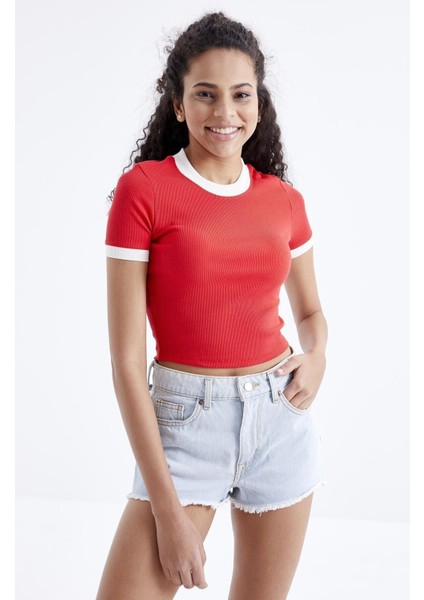 Nar Çiçeği Basic Kol Detaylı O Yaka Kadın Crop Top T-Shirt - 97200