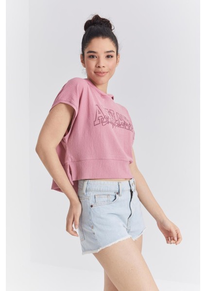 Gül Kurusu Yazı Baskılı Kapüşonlu Oversize Bürümcük Kumaş Kadın Crop Top T-Shirt - 97229