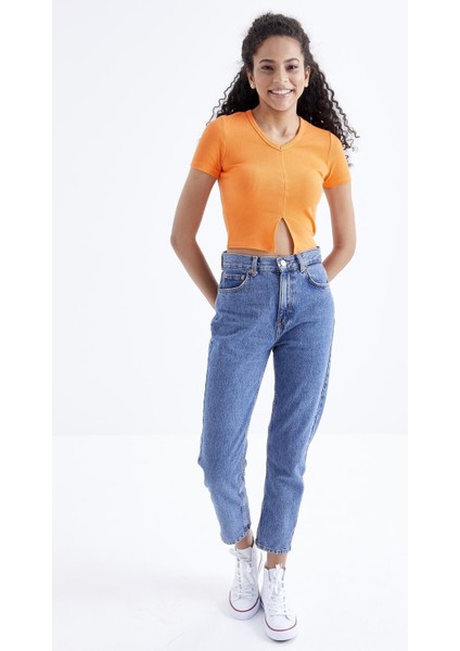 Oranj Basic Önü Yırtmaçlı V Yaka Kadın Crop Top T-Shirt - 97206