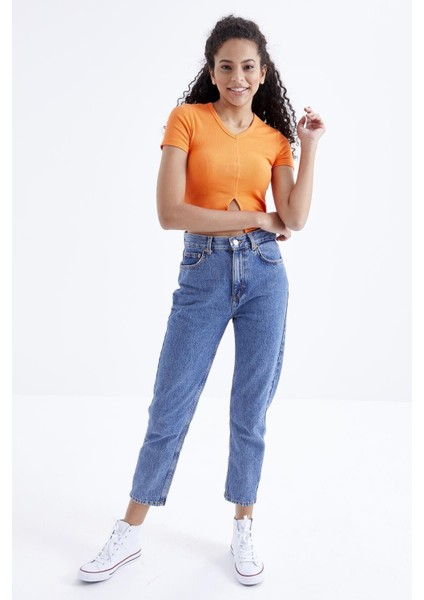 Oranj Basic Önü Yırtmaçlı V Yaka Kadın Crop Top T-Shirt - 97206