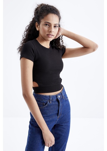 Siyah Basic Yanı Pencereli O Yaka Kadın Crop Top T-Shirt - 97207