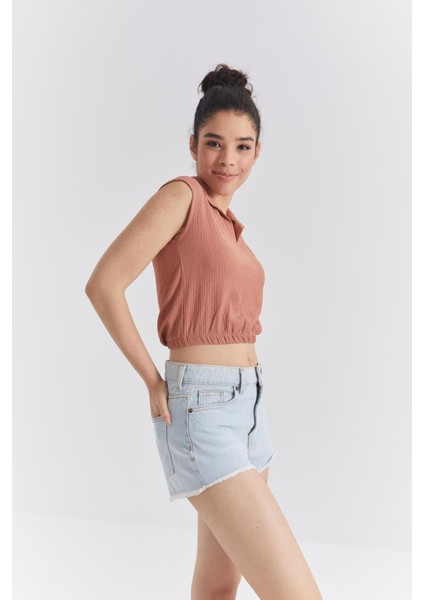 Tarçın Polo Yaka Beli Lastikli Bürümcük Kumaş Kadın Crop Top T-Shirt - 97223