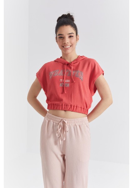 Nar Cıcegı Kapüşonlu Yazı Baskılı Beli Lastikli Bürümcük Kumaş Kadın Crop Top T-Shirt - 97230