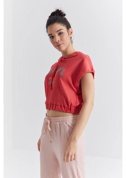 Nar Cıcegı Kapüşonlu Yazı Baskılı Beli Lastikli Bürümcük Kumaş Kadın Crop Top T-Shirt - 97230