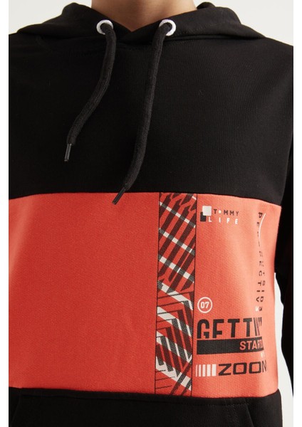 Siyah Nakışlı Kanguru Cepli Kapüşonlu Standart Kalıp Erkek Çocuk Sweatshirt - 11010