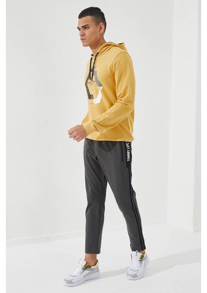 Hardal Geometrik Baskılı Standart Kalıp Kapüşonlu Erkek Sweatshirt - 87870
