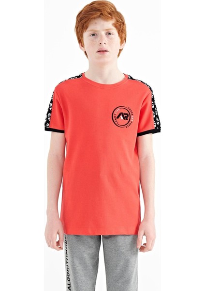 Coral Omuz Baskı Detaylı Standart Kalıp O Yaka Erkek Çocuk T-Shirt - 11121