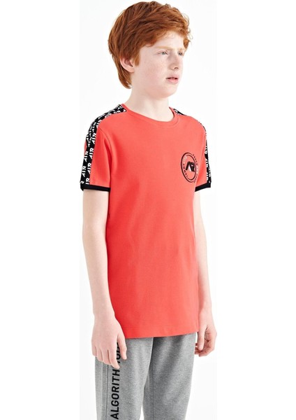 Coral Omuz Baskı Detaylı Standart Kalıp O Yaka Erkek Çocuk T-Shirt - 11121