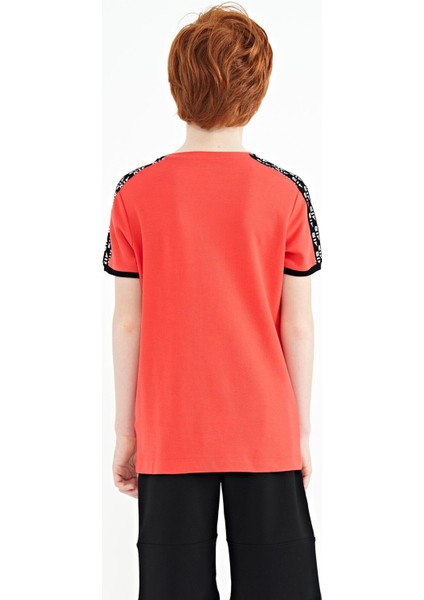 Coral Omuz Baskı Detaylı Standart Kalıp O Yaka Erkek Çocuk T-Shirt - 11121