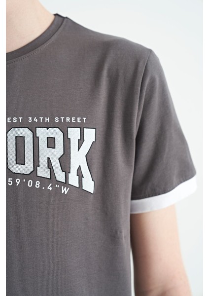 Koyu Gri Yazı Baskılı Standart Kalıp O Yaka Erkek Çocuk T-Shirt - 11105 modelleri