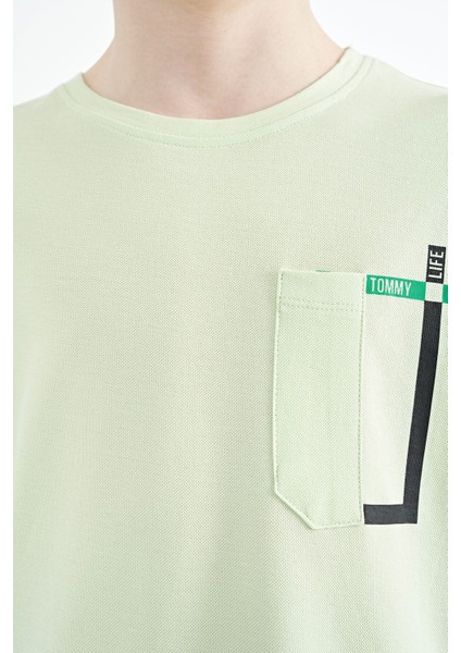 Açık Yeşil Cep Detaylı O Yaka Standart Kalıp Erkek Çocuk T-Shirt - 11120