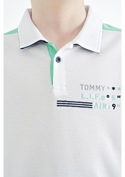 Beyaz Renk Bloklu Omuz Garni Detaylı Standart Kalıp Erkek Çocuk T-Shirt - 11155 modelleri