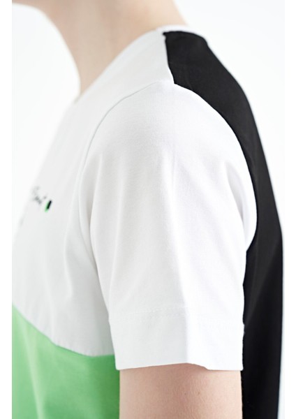 Siyah Renk Bloklu O Yaka Baskı Detaylı Standart Kalıp Erkek Çocuk T-Shirt - 11135