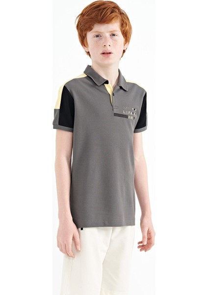 Koyu Gri Renk Bloklu Omuz Garni Detaylı Standart Kalıp Erkek Çocuk T-Shirt - 11155